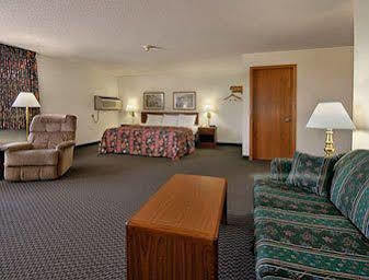 Super 8 Charles City Exterior photo